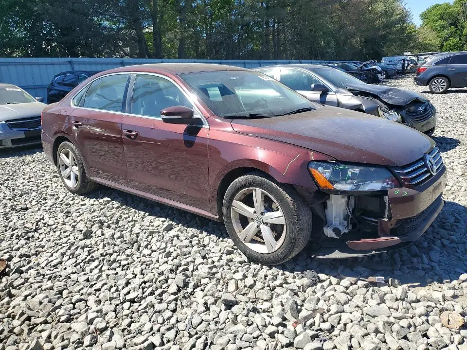 2013 VOLKSWAGEN PASSAT SE  