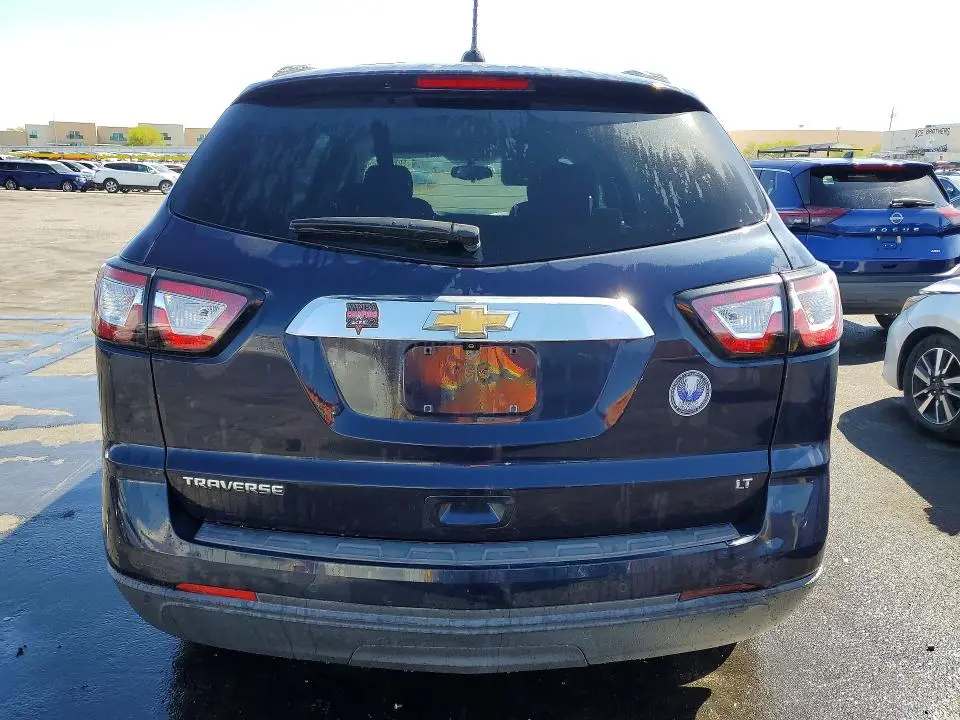 2017 CHEVROLET TRAVERSE LT  