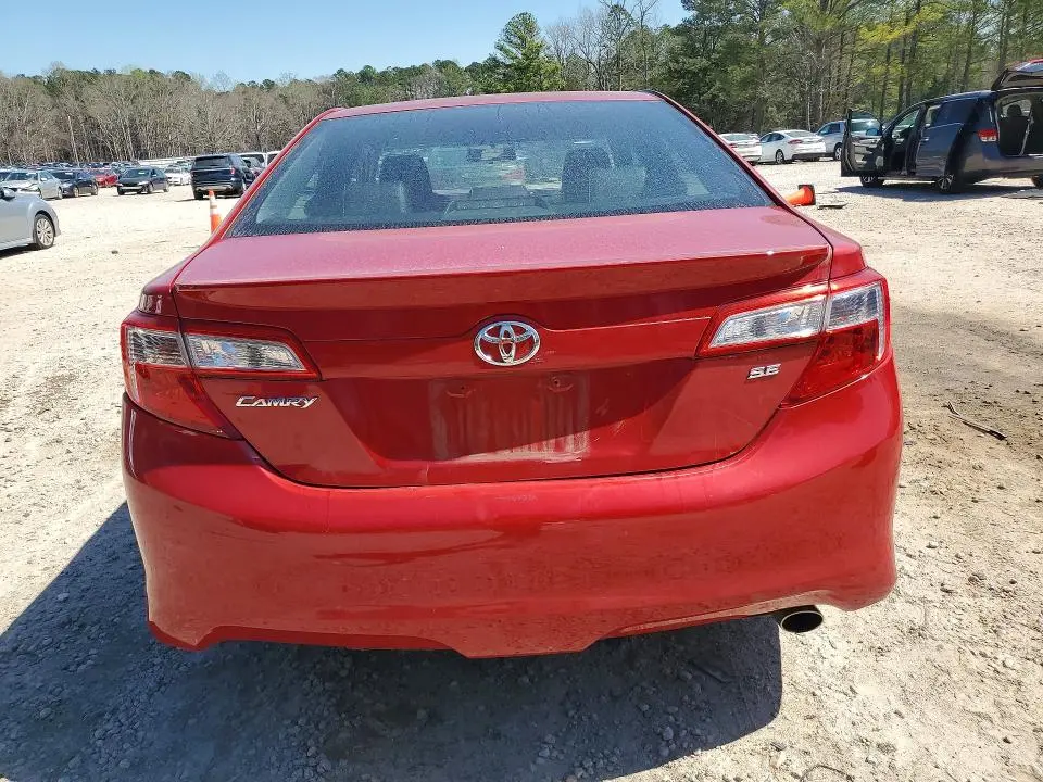 2012 TOYOTA CAMRY SE  