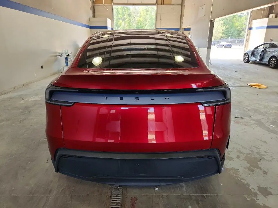 2026 TESLA MODEL Y   