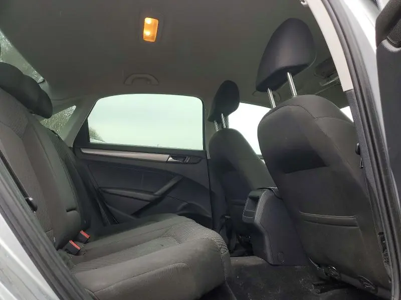 2013 VOLKSWAGEN PASSAT S  
