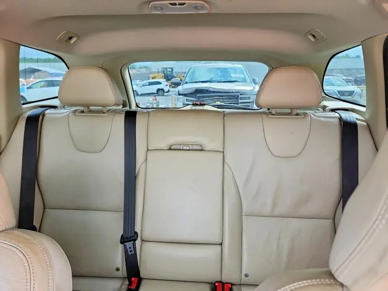 2011 VOLVO XC60 3.2  