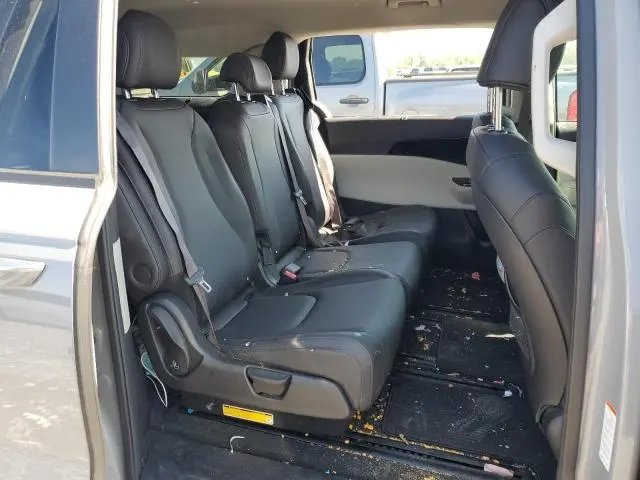 2022 KIA CARNIVAL EX  