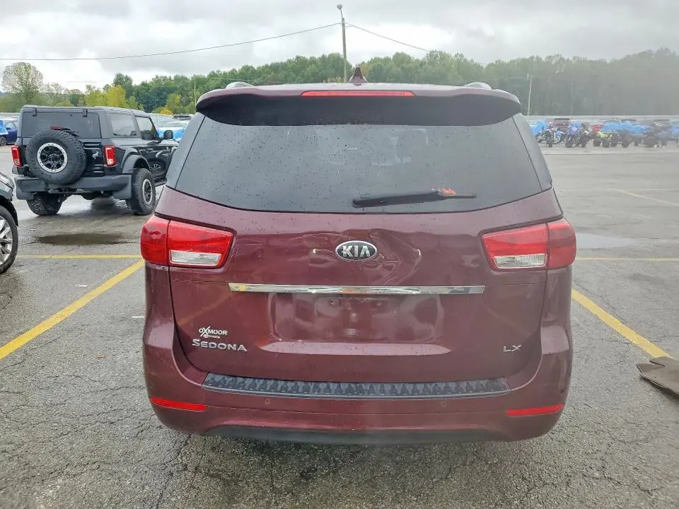 2017 KIA SEDONA LX  