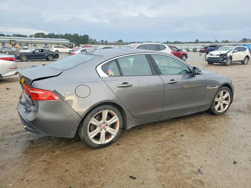 2017 JAGUAR XE PREMIUM  