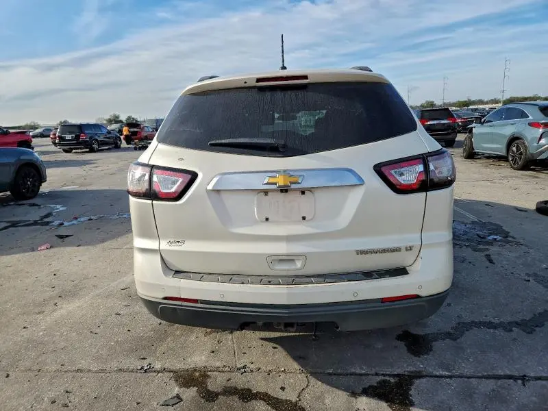 2015 CHEVROLET TRAVERSE LT  