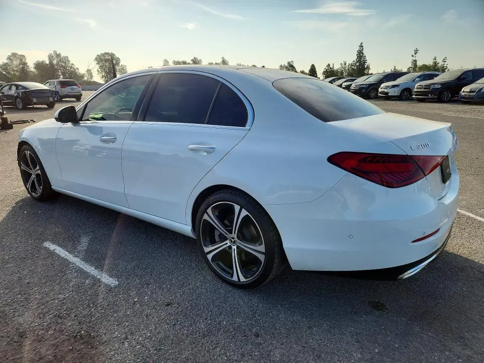 2025 MERCEDES-BENZ C 300  