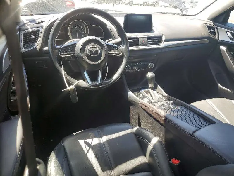 2017 MAZDA 3 TOURING  