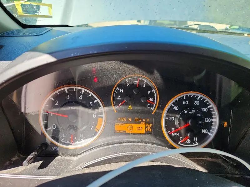 2015 NISSAN TITAN SV  