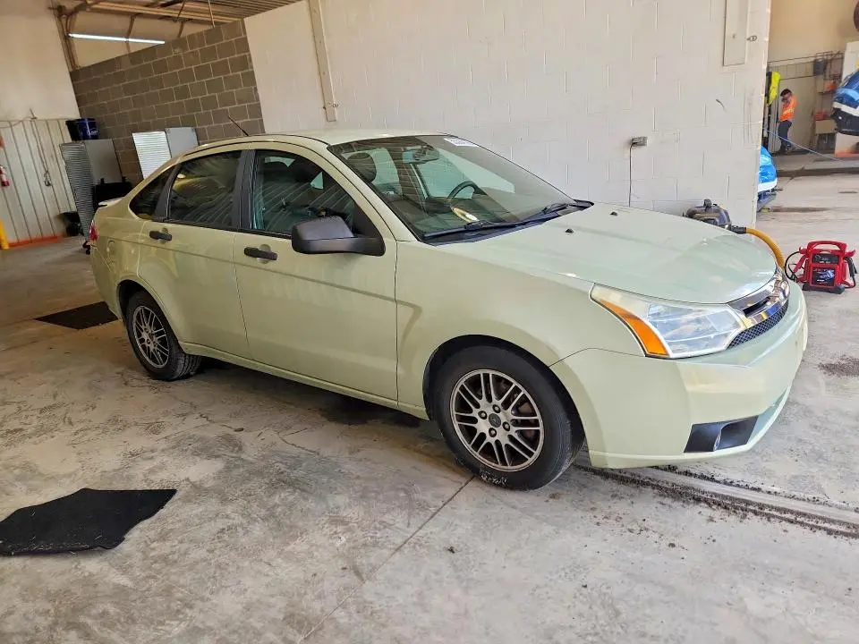 2010 FORD FOCUS SE  