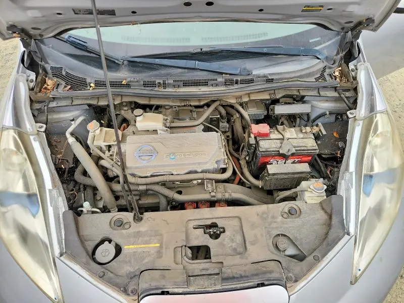 2011 NISSAN LEAF SV  