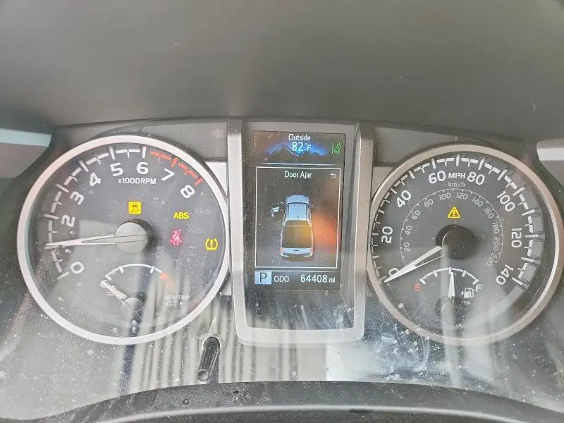 2022 TOYOTA TACOMA SR5 V6  