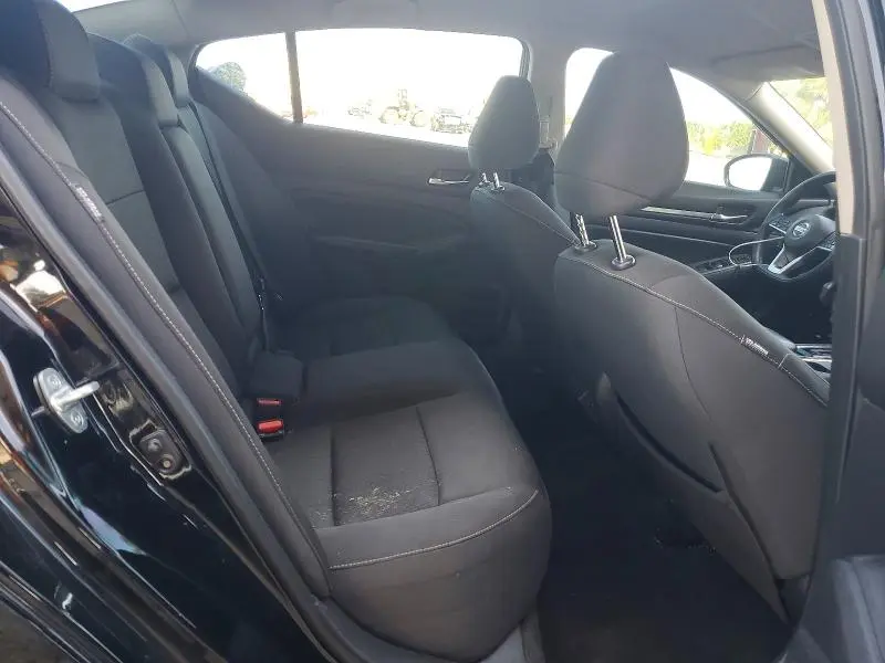 2022 NISSAN ALTIMA SV  