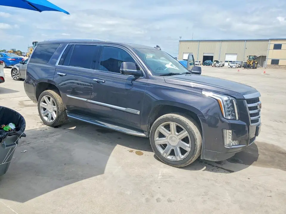 2017 CADILLAC ESCALADE LUXURY  
