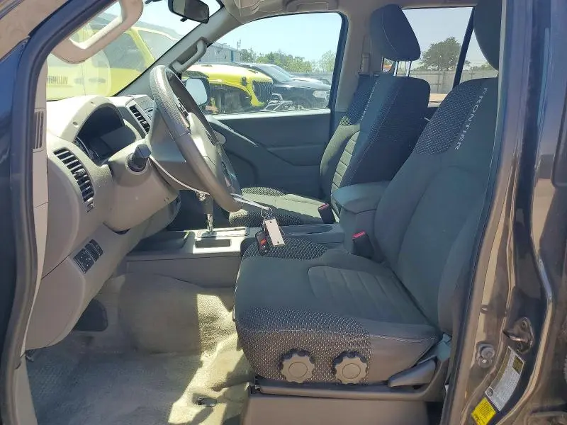 2015 NISSAN FRONTIER DESERT RUNNER  