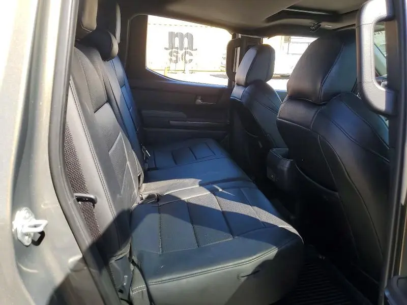 2025 TOYOTA TACOMA TRD SPORT HV  