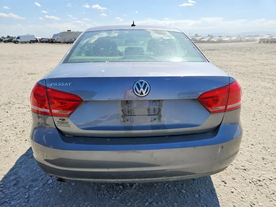 2013 VOLKSWAGEN PASSAT S  