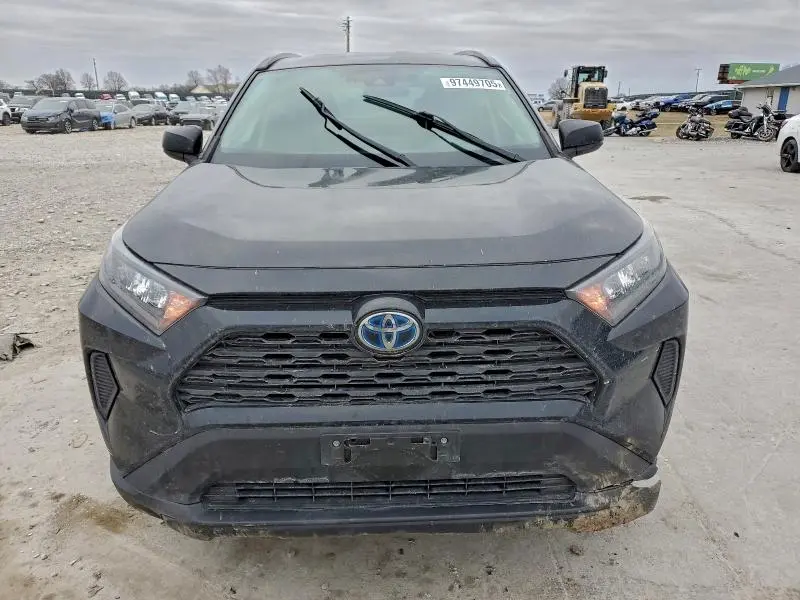 2020 TOYOTA RAV4 LE  