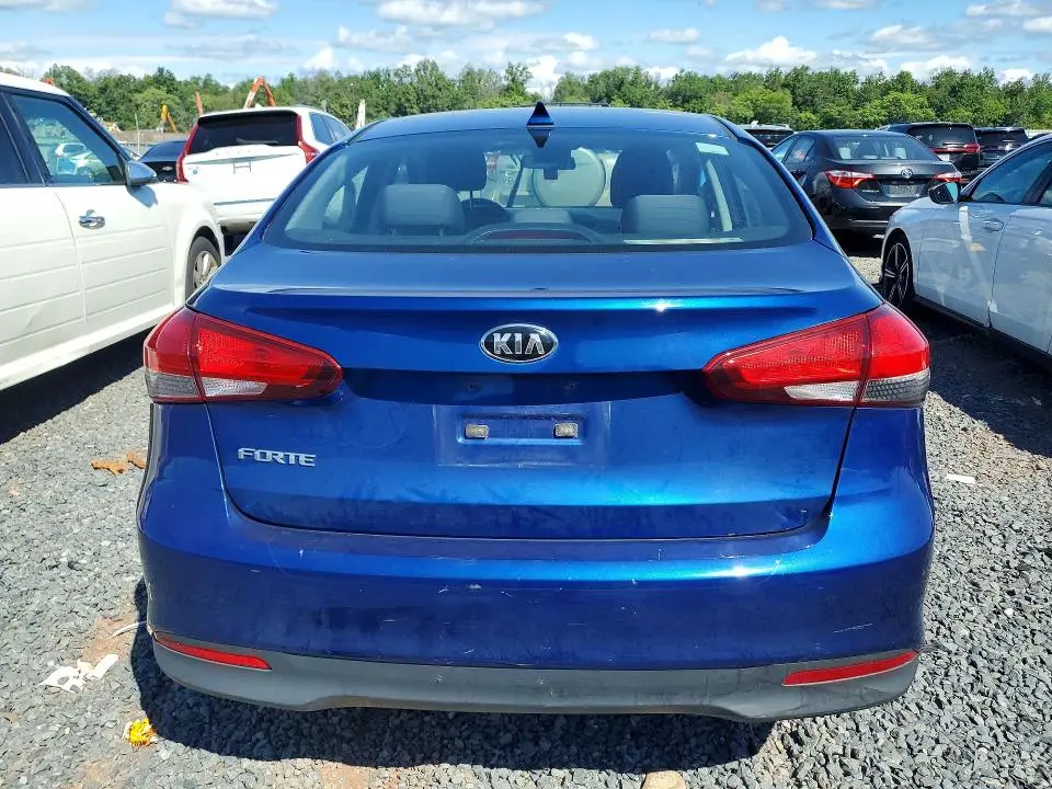 2018 KIA FORTE LX  