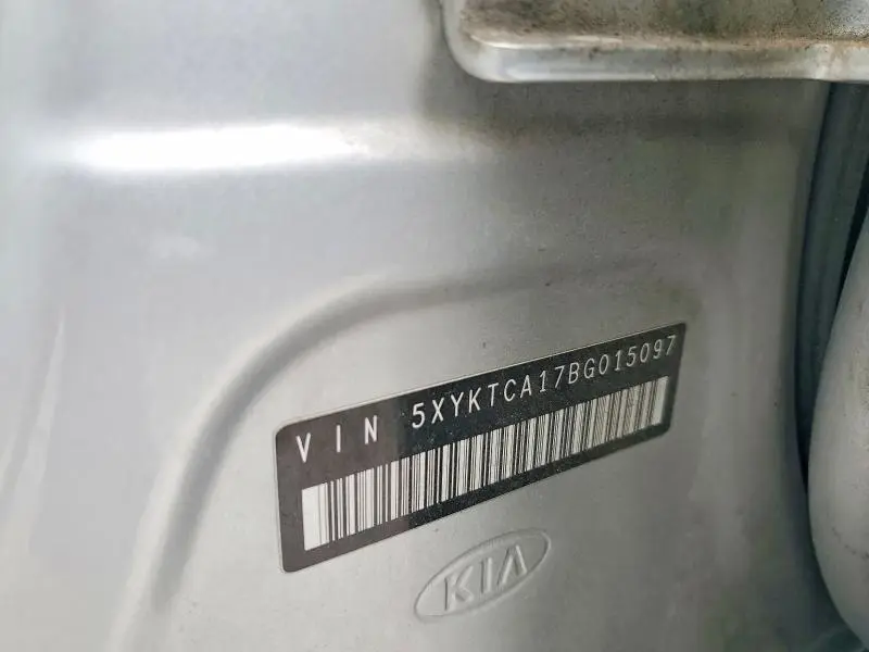 2011 KIA SORENTO LX  