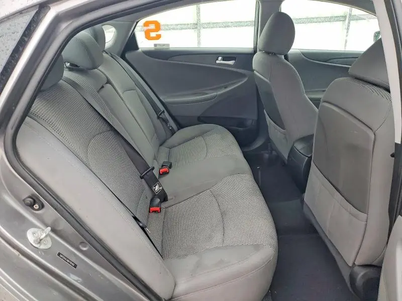 2011 HYUNDAI SONATA GLS  