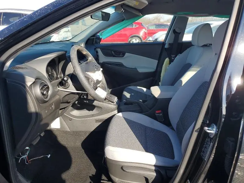 2023 HYUNDAI KONA SE  