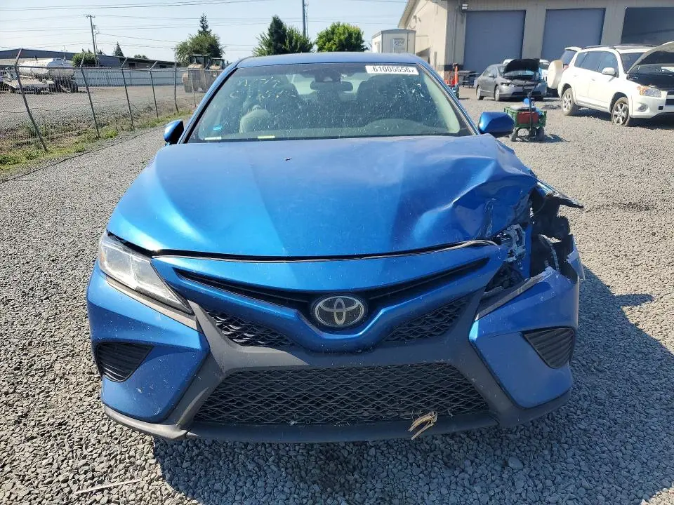 2019 TOYOTA CAMRY SE  