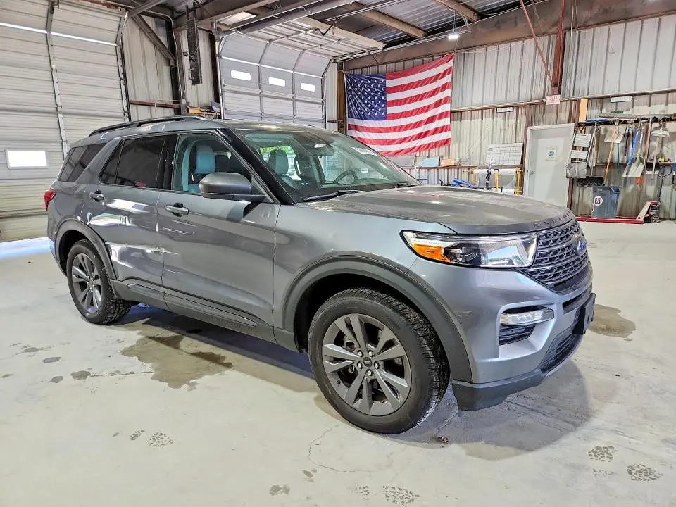 2021 FORD EXPLORER XLT  