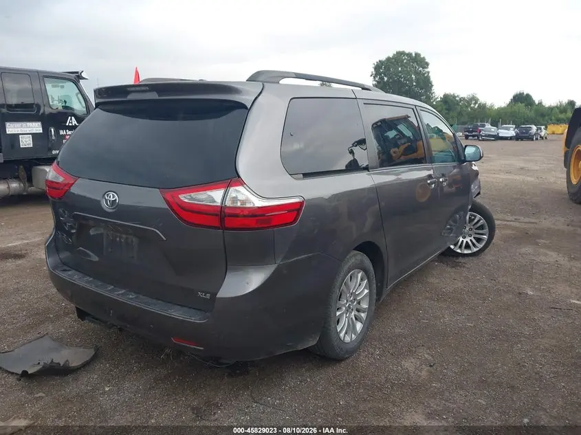2017 TOYOTA SIENNA XLE 8 PASSENGER