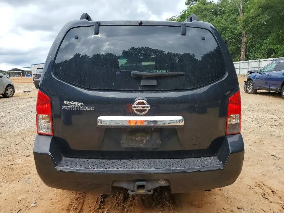 2011 NISSAN PATHFINDER S  