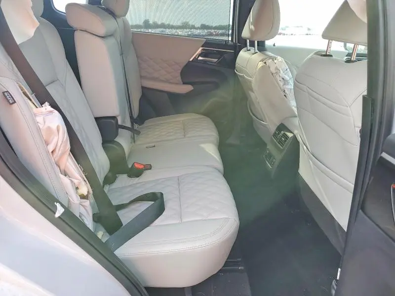 2024 MITSUBISHI OUTLANDER SEL  