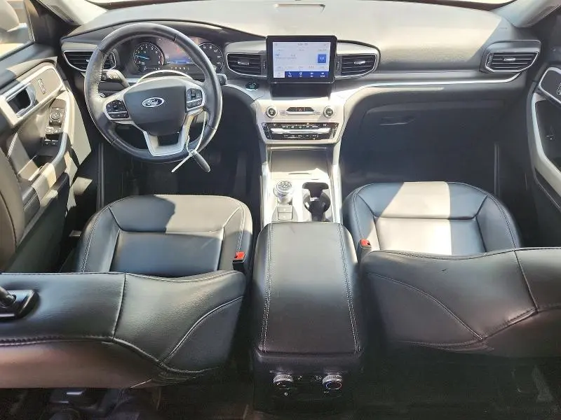 2021 FORD EXPLORER XLT  