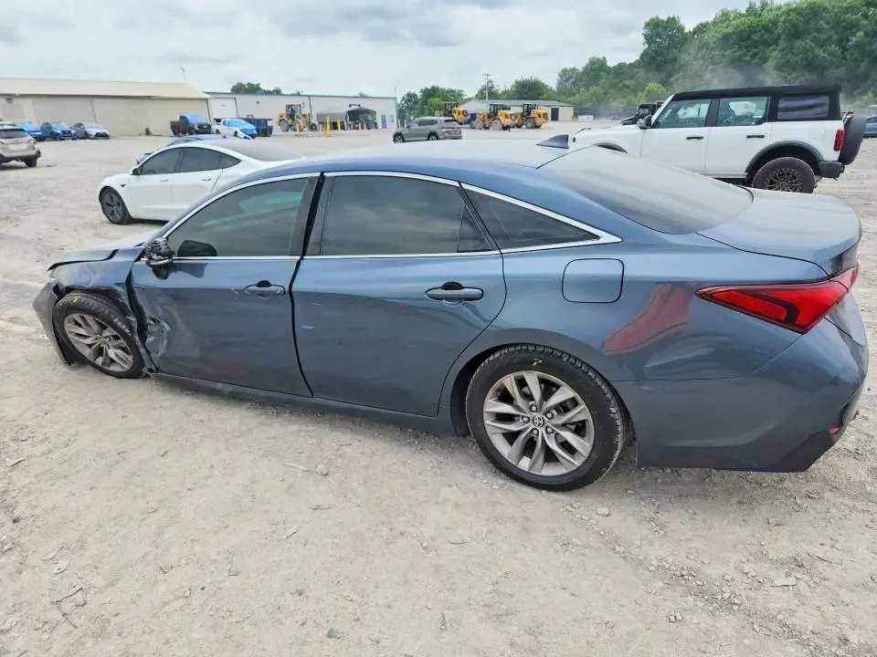 2021 TOYOTA AVALON XLE  