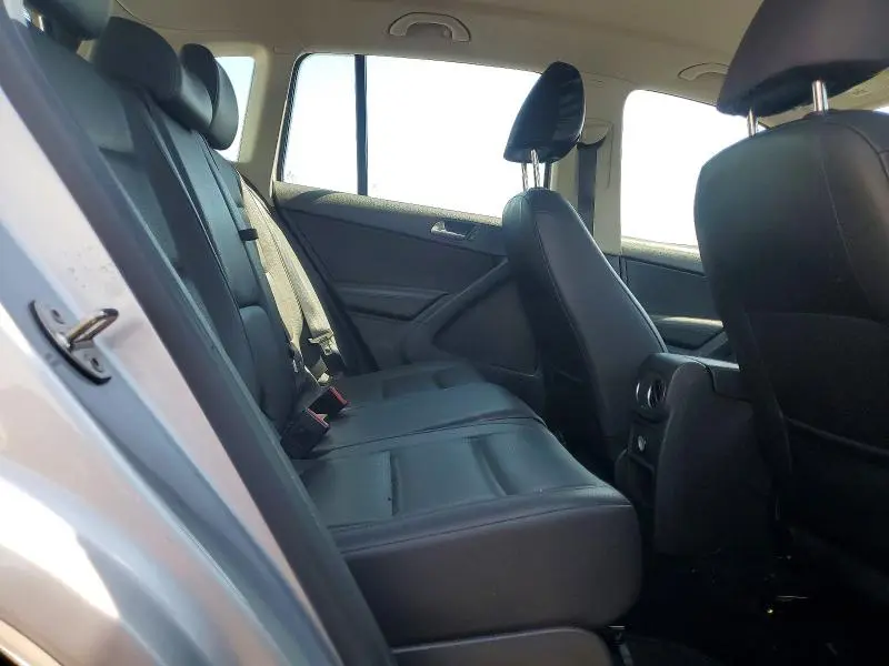 2016 VOLKSWAGEN TIGUAN S  