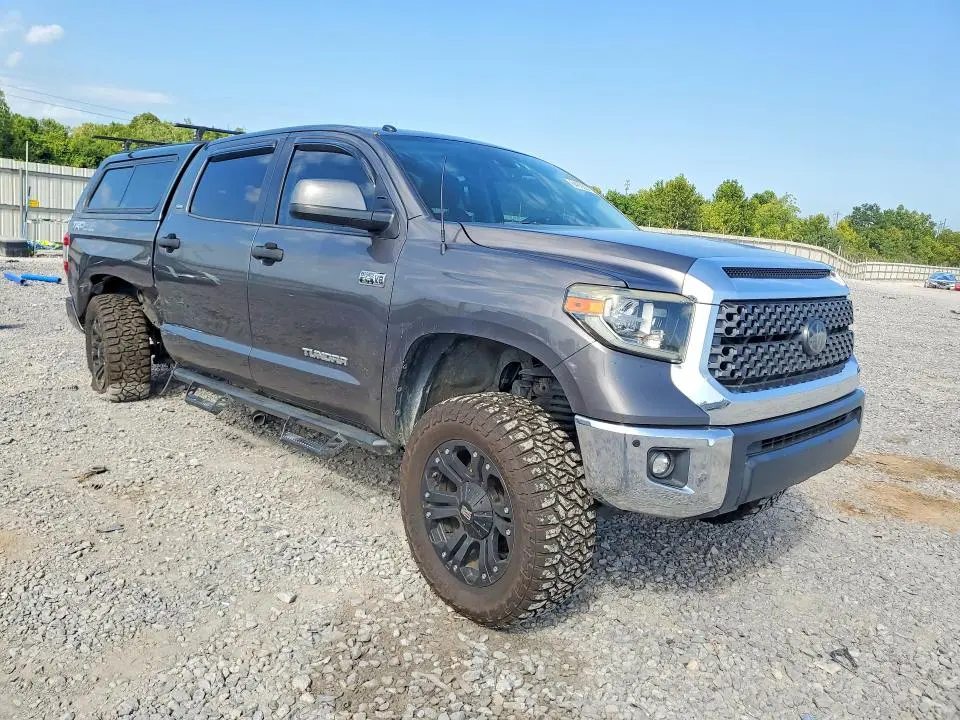 2018 TOYOTA TUNDRA CREWMAX SR5  