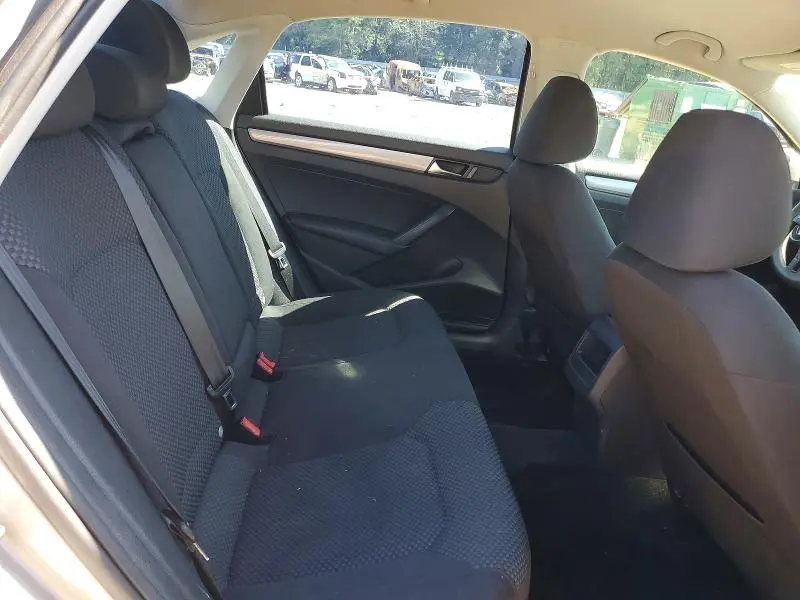 2012 VOLKSWAGEN PASSAT S  