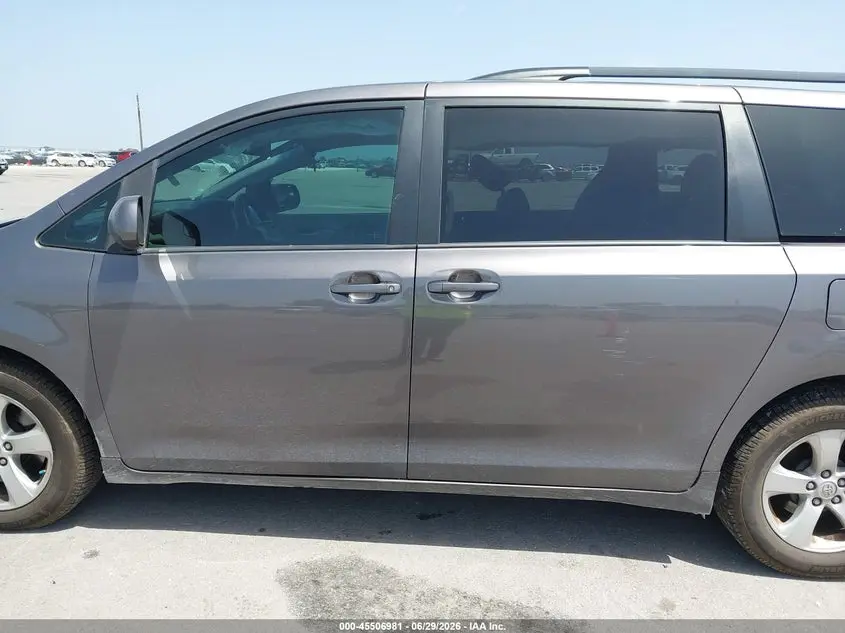 2017 TOYOTA SIENNA LE 8 PASSENGER