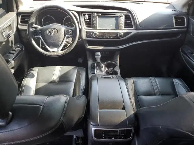 2018 TOYOTA HIGHLANDER SE  