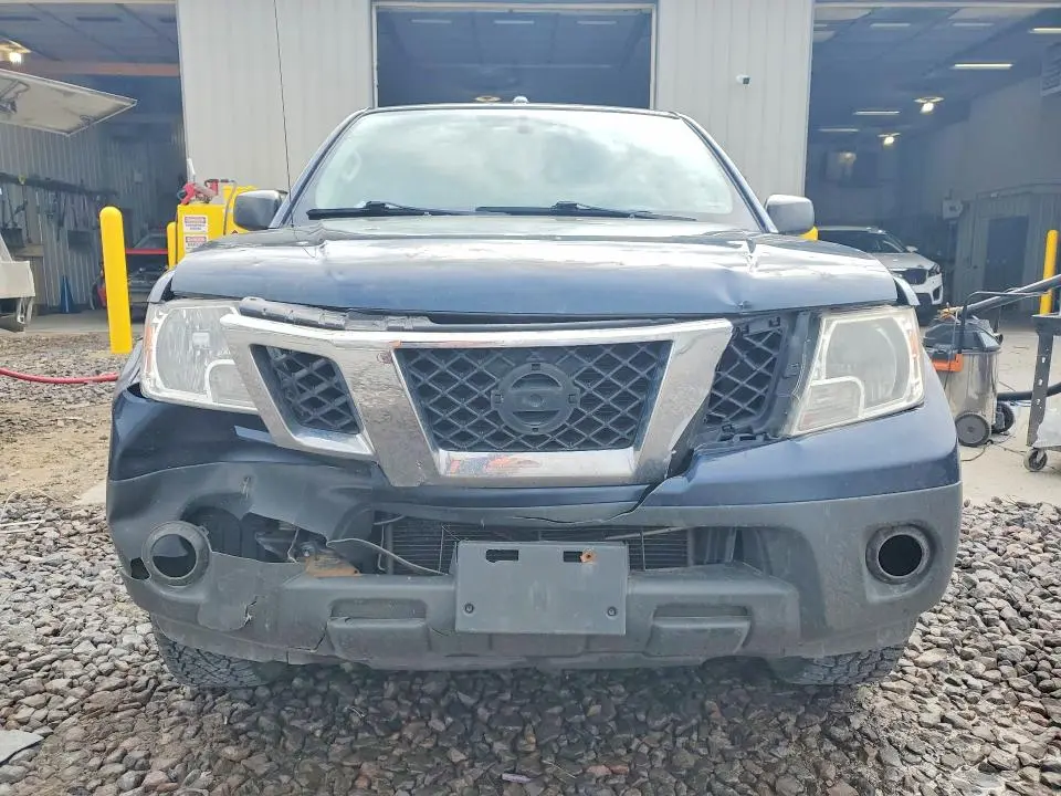 2015 NISSAN FRONTIER SV V6  