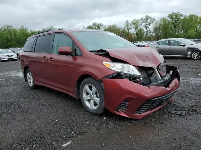 2019 TOYOTA SIENNA LE  