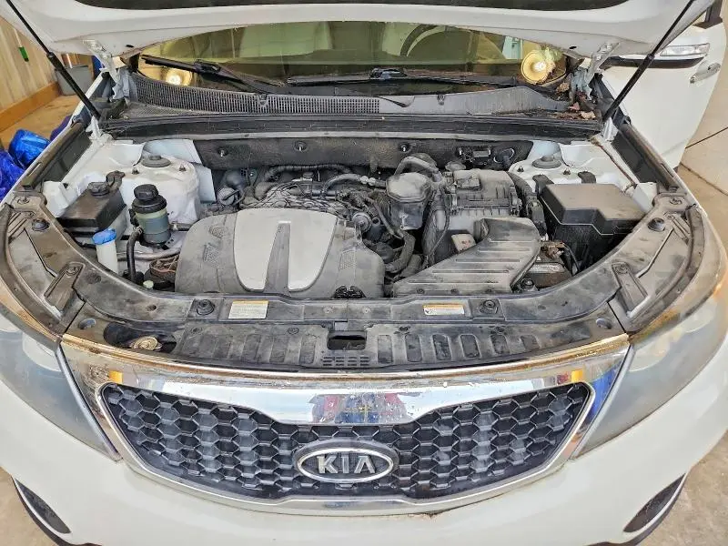 2013 KIA SORENTO LX  