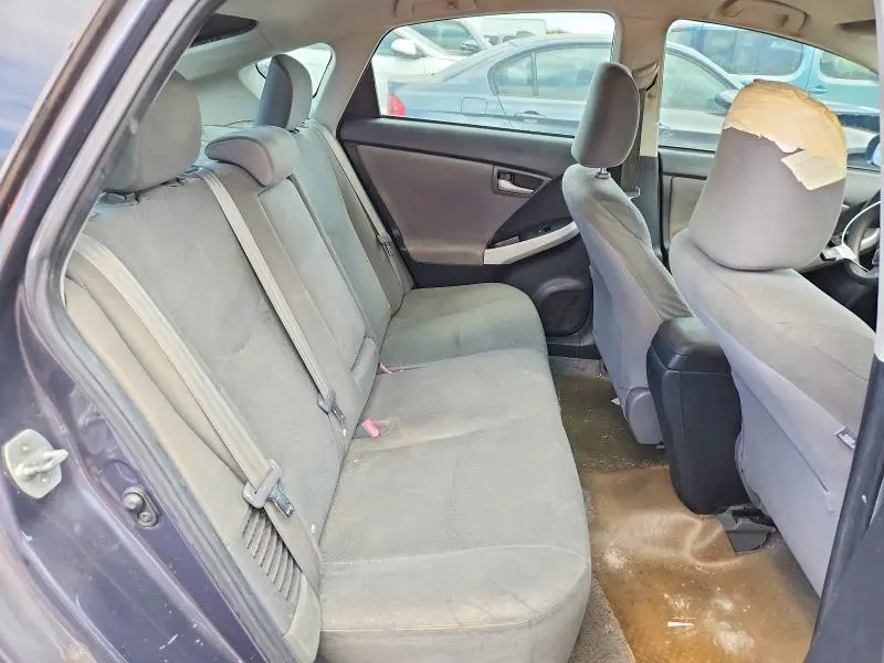 2013 TOYOTA PRIUS ONE  