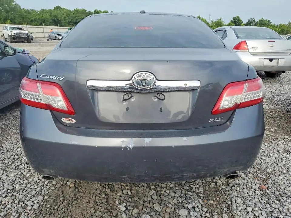 2010 TOYOTA CAMRY XLE V6  
