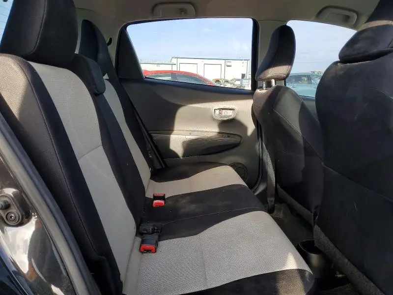 2013 TOYOTA YARIS 5-DOOR LE  