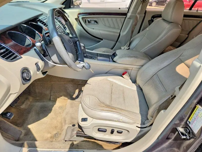 2011 FORD TAURUS LIMITED  