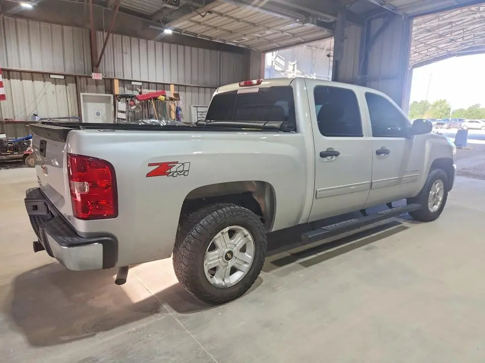 2011 CHEVROLET SILVERADO K1500 LT  