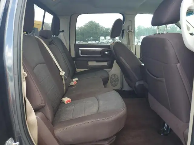 2016 RAM 1500 SLT  