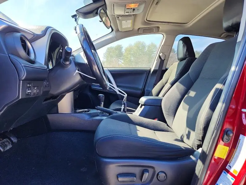 2018 TOYOTA RAV4 XLE  