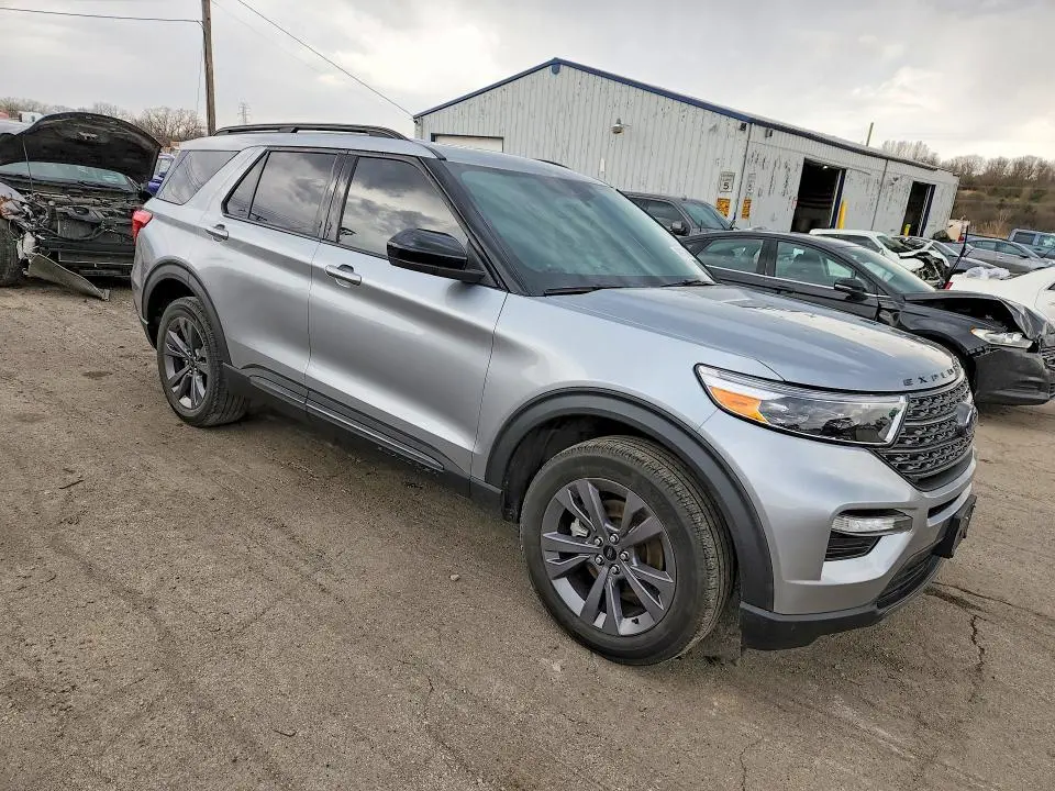 2022 FORD EXPLORER XLT  