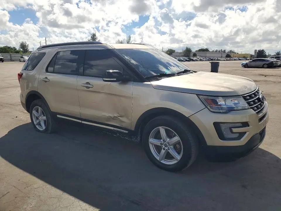 2017 FORD EXPLORER XLT  